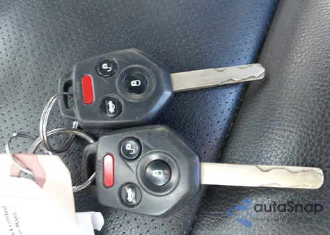 2011 Subaru Outback 2.5I Limited из США, поврежденный, VIN 4S4BRBKC7B3331852